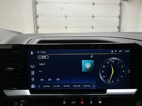 Used 2025 Chevrolet Silverado 2500 LT w/ Convenience Package image 32