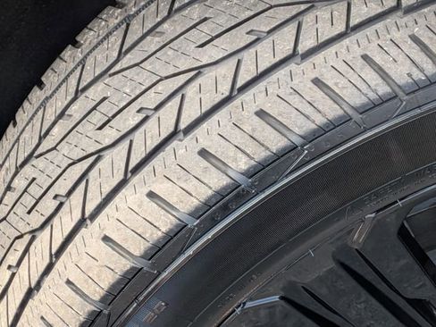 Used 2024 GMC Acadia Elevation w/ Black Edition image 11