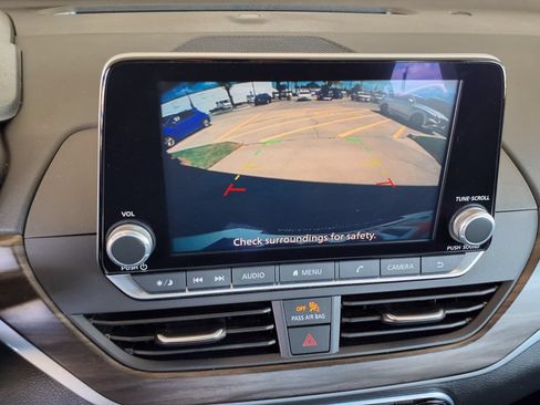 Used 2025 Nissan Altima 2.5 SV FWD image 28