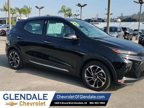 Certified 2022 Chevrolet Bolt EUV Premier w/ Sun & Sound Package image 1