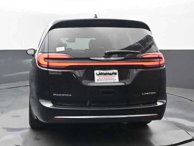 Used 2026 Chrysler Pacifica Limited FWD image 21