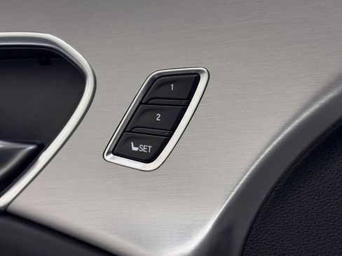 Used 2024 Acura RDX SH-AWD image 15