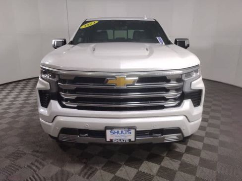 Used 2024 Chevrolet Silverado 1500 High Country w/ High Country Premium Package AWD/4WD image 4