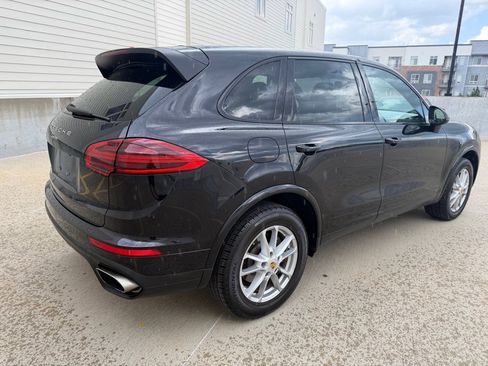 Used 2017 Porsche Cayenne AWD/4WD image 3
