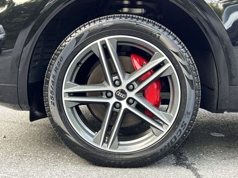 Used 2024 Audi Q5 e Premium Plus AWD/4WD image 17