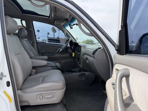 Used 2007 Toyota Sequoia SR5 image 20