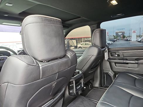 Used 2024 RAM 2500 Limited AWD/4WD image 9
