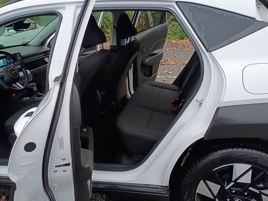 Used 2025 Hyundai Kona SEL FWD image 13