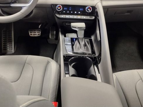 New 2026 Hyundai Elantra SEL Sport FWD image 33