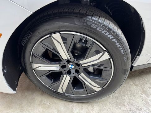 New 2026 BMW iX xDrive60 w/ Premium Package image 26