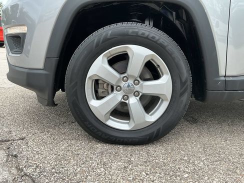 Used 2019 Jeep Compass Latitude AWD/4WD image 9