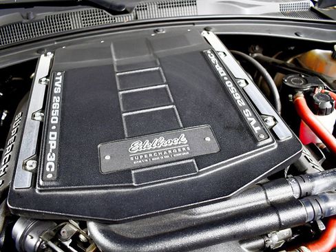 Used 2017 Chevrolet Camaro SS w/ LPO, Ground Effects Package image 42