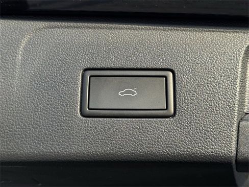 Used 2025 Volkswagen Atlas SEL Premium R-Line image 35