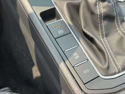 Used 2025 Volkswagen Jetta Sport FWD image 38
