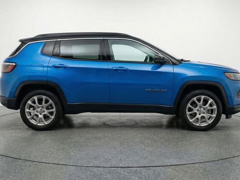 Used 2025 Jeep Compass Limited AWD/4WD image 11