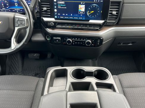 Used 2022 Chevrolet Silverado 1500 LT w/ Z71 Off-Road Package image 10