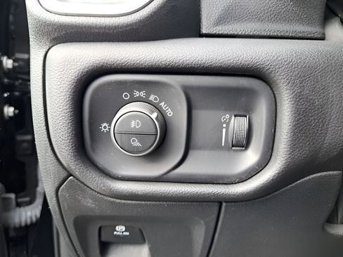 Used 2023 RAM 1500 Big Horn AWD/4WD image 27