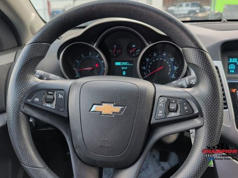 Used 2015 Chevrolet Cruze LT image 19
