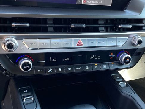 Used 2025 Kia Telluride S image 18