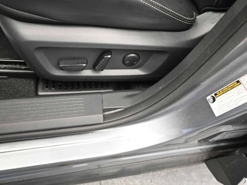 Used 2023 Nissan Rogue SL AWD/4WD image 18
