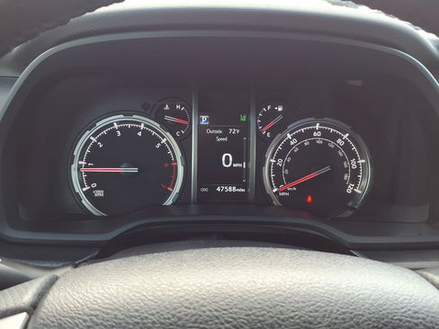 Used 2023 Toyota 4Runner Limited AWD/4WD image 18