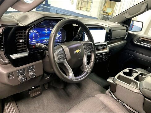 Used 2023 Chevrolet Silverado 1500 LT AWD/4WD image 8