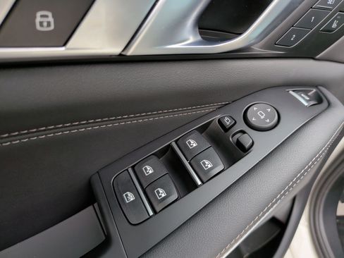 Used 2024 BMW X5 xDrive40i w/ M Sport Package image 29