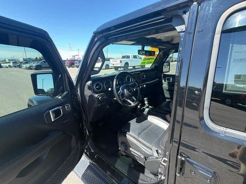 Used 2021 Jeep Wrangler Unlimited Sahara w/ Cold Weather Group AWD/4WD image 11