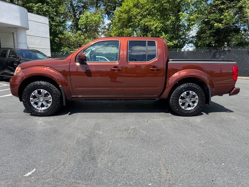 Used 2016 Nissan Frontier PRO-4X AWD/4WD image 2