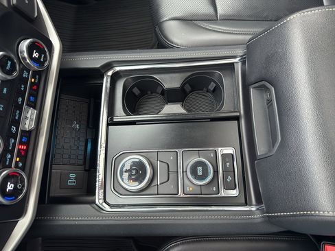 Used 2023 Ford Expedition Max XLT image 24