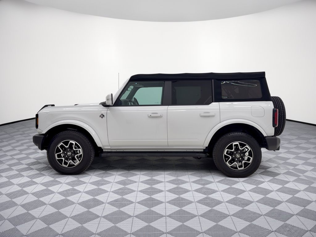 Used 2023 Ford Bronco Outer Banks AWD/4WD image 2