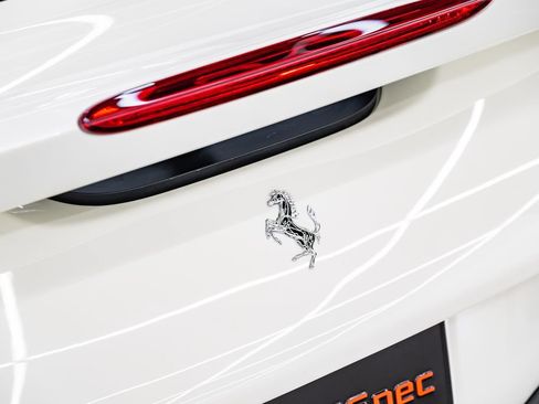 Used 2022 Ferrari F8 Tributo RWD image 29
