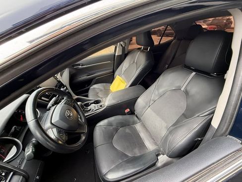 Used 2022 Toyota Camry XSE image 4