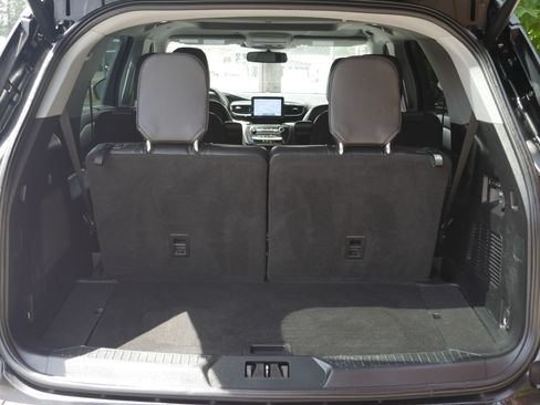 Used 2021 Ford Explorer Limited w/ Hybrid Equipment Group 310A AWD/4WD image 24