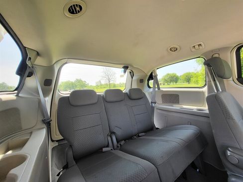Used 2010 Chrysler Town & Country LX w/ Entertainment Group #1 FWD image 18
