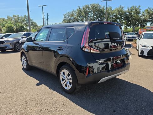Certified 2025 Kia Soul LX FWD image 5