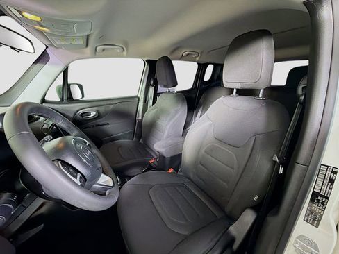 Used 2019 Jeep Renegade Latitude image 13