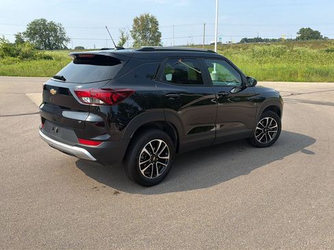 Used 2025 Chevrolet TrailBlazer LT AWD/4WD image 5