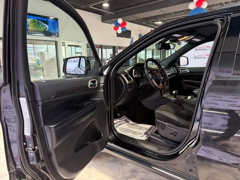 Used 2014 Jeep Grand Cherokee Laredo w/ 18" Wheel & 8.4" Radio Group AWD/4WD image 22