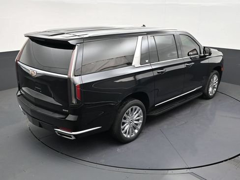 Used 2023 Cadillac Escalade ESV Premium Luxury AWD/4WD image 16
