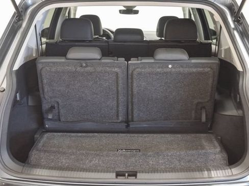 Used 2023 Volkswagen Tiguan SE FWD image 33