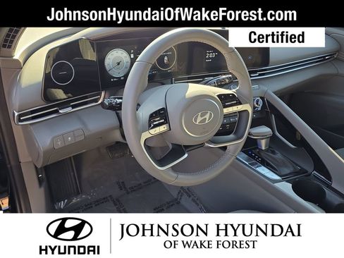 Certified 2025 Hyundai Elantra SEL image 23