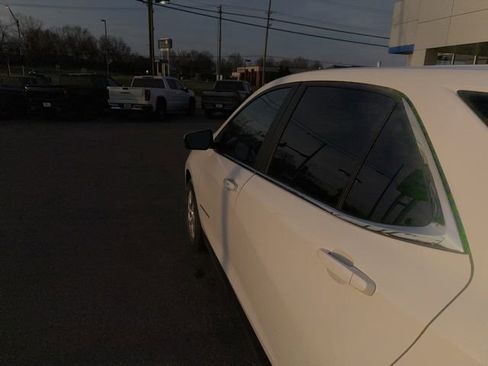 Used 2023 Chevrolet Equinox LT image 22