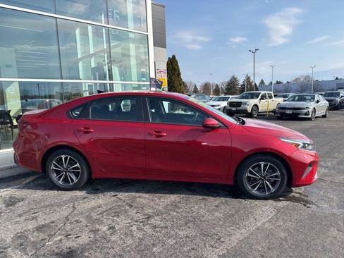 Certified 2023 Kia Forte LXS image 3