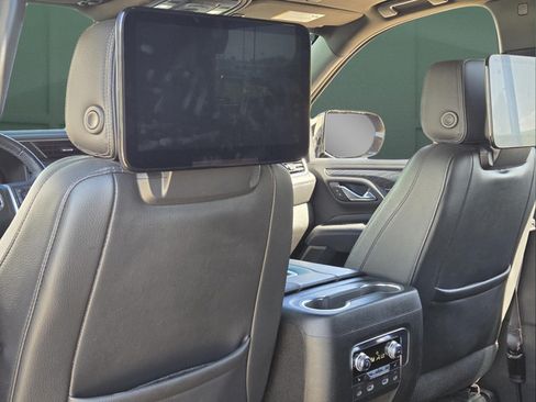 Used 2022 GMC Yukon Denali w/ Denali Ultimate Package AWD/4WD image 32