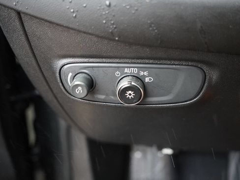 Used 2018 Chevrolet Equinox LT AWD/4WD image 24