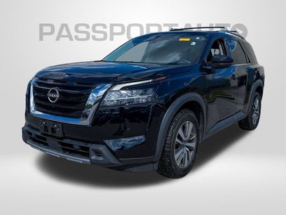 Used 2023 Nissan Pathfinder SL