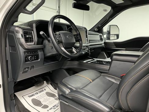 Used 2024 Ford F350 Platinum w/ Tremor Off-Road Package AWD/4WD image 20