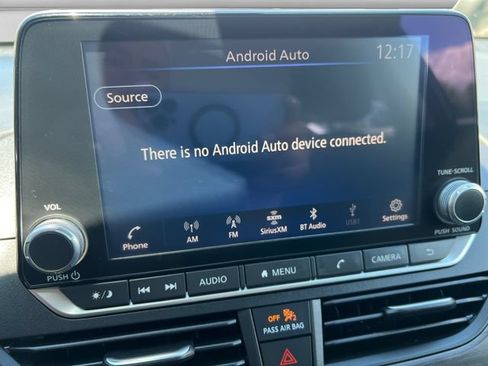 Used 2025 Nissan Altima 2.5 SV FWD image 19
