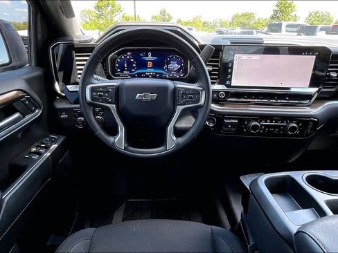 Used 2024 Chevrolet Silverado 1500 RST w/ Redline Edition AWD/4WD image 11